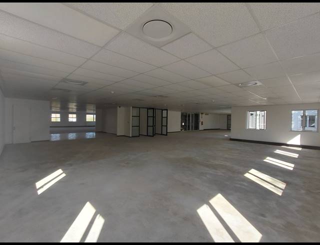 1,014M² OFFICE TO LET IN BRYANSTON